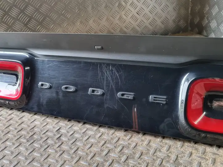 Dodge Challenger (2014 - ) 68465835AA Задний фонарь в крышке багажника — фото 12