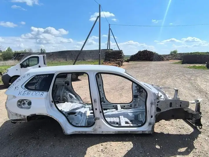 Mitsubishi Outlander (2014 - 2016) Кузов — фото 3