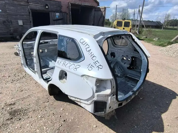 Mitsubishi Outlander (2014 - 2016) Кузов — фото 5