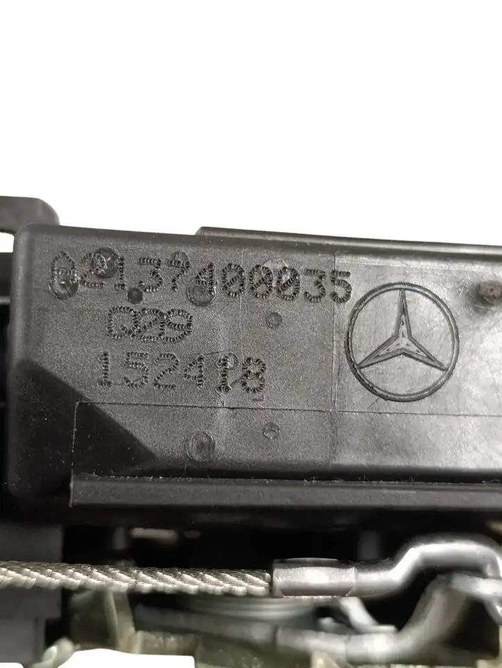 Mercedes-Benz E W213 (2016 - ) A2137605600 Блок управления крышкой багажника — фото 2