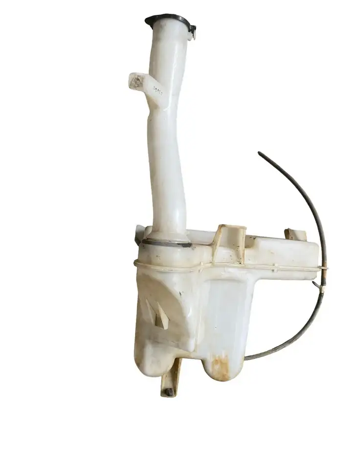Toyota Hilux (AN10, AN20, AN30) (2004 - 2008) 8533021010 Горловина бачка омывателя — фото 1