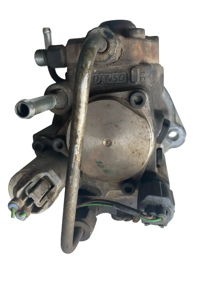 Toyota Hilux (AN10, AN20, AN30) (2004 - 2008) 2210030090 Механический топливный насос — фото 2