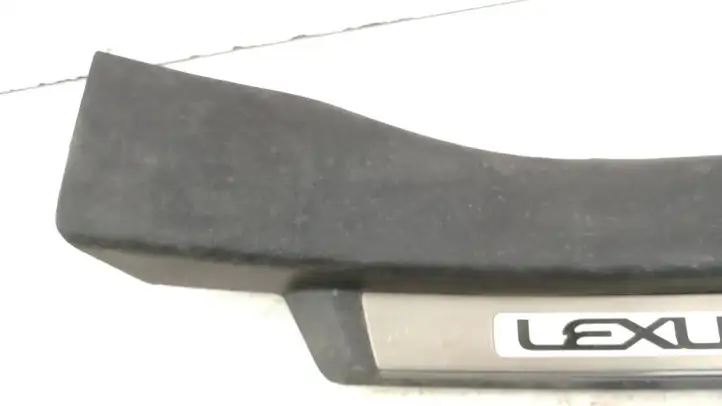 Lexus GS250 300 350 300h 450h (2011 - 2015) 6793030060 Внутренняя отделка заднего порога — фото 8
