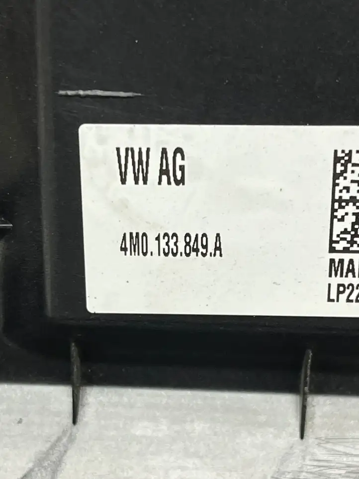 Audi Q7 4M (2015 - ) 4M0133849A Крышка двигателя декоративная — фото 5