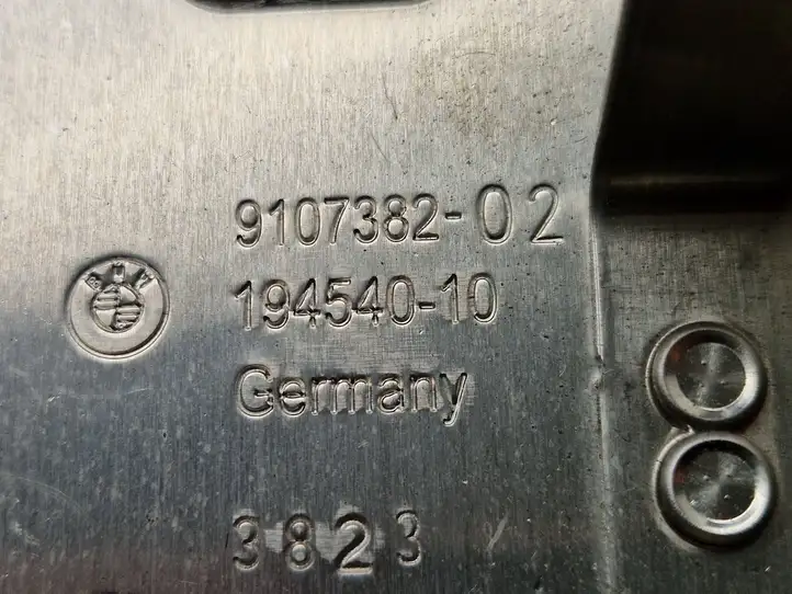 BMW i4 (2021 - ) 9107382 Кронштейн усилителя звука — фото 4