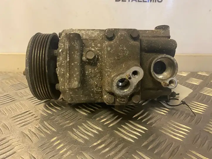 Volkswagen Golf V (2003 - 2009) 1K0820803 Компрессор (насос) кондиционера воздуха — фото 3