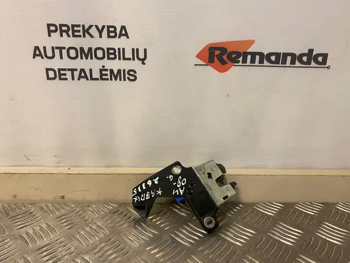 Audi A4 S4 B8 8K (2007 - 2011) 8E5827505 Замок крышки багажника — фото 1
