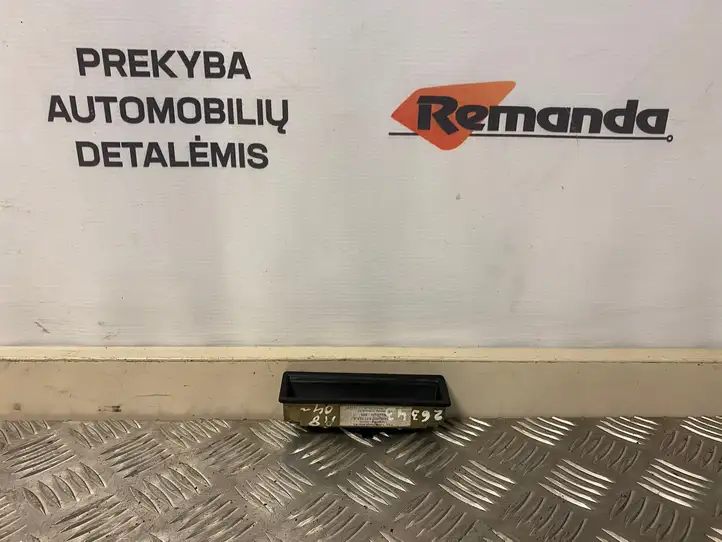 Audi A8 S8 D3 4E (2002 - 2005) 4E0827565A Ручка крышки багажника — фото 1