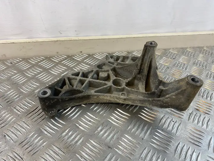 Volkswagen PASSAT B6 (2005 - 2010) 03L199207 Кронштейн двигателя — фото 4