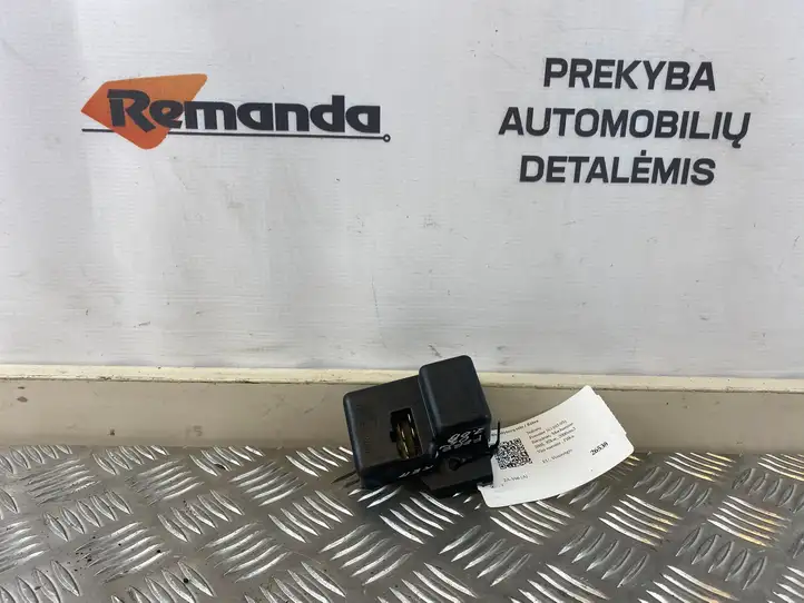 Subaru Forester SG (2003 - 2005) 3300120517 Реле стеклоочистителей — фото 1