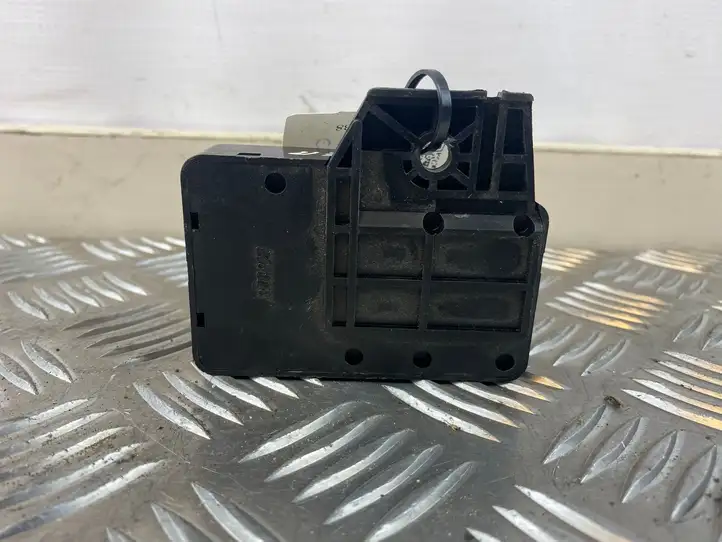 Subaru Forester SG (2003 - 2005) 3300120517 Реле стеклоочистителей — фото 4