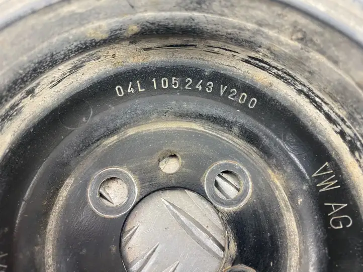 Volkswagen PASSAT B8 (2015 - ) 04L105243V200 Шкив коленчатого вала — фото 3