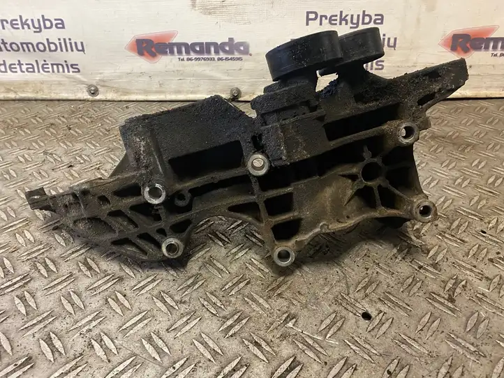 Volkswagen Transporter - Caravelle T5 (2009 - 2015) 03L903143 Кронштейн генератора — фото 4