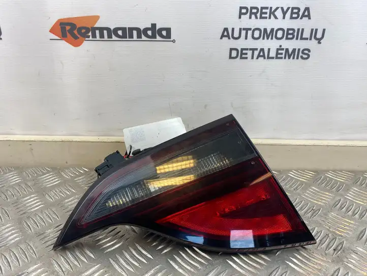 Opel Zafira C (2014 - 2016) 39028599 Задний фонарь в крышке багажника — фото 1