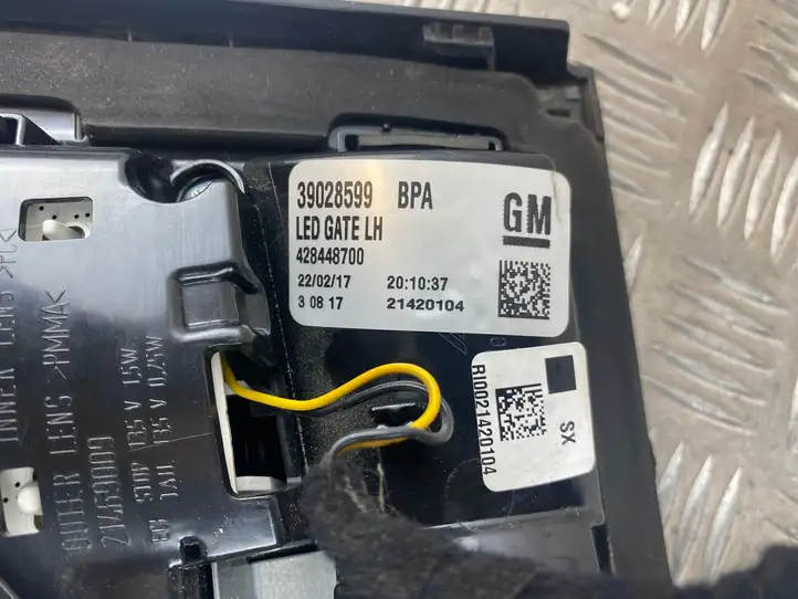 Opel Zafira C (2014 - 2016) 39028599 Задний фонарь в крышке багажника — фото 3