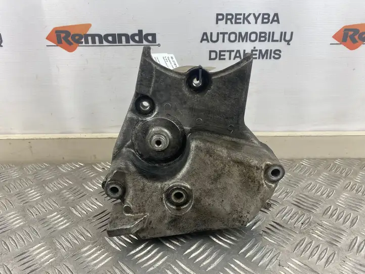 Opel Zafira C (2014 - 2016) 55568812 Кронштейн двигателя — фото 1