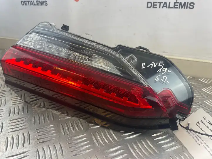 Toyota RAV 4 (XA50) (2018 - ) 8158042090 Задний фонарь в крышке багажника — фото 6