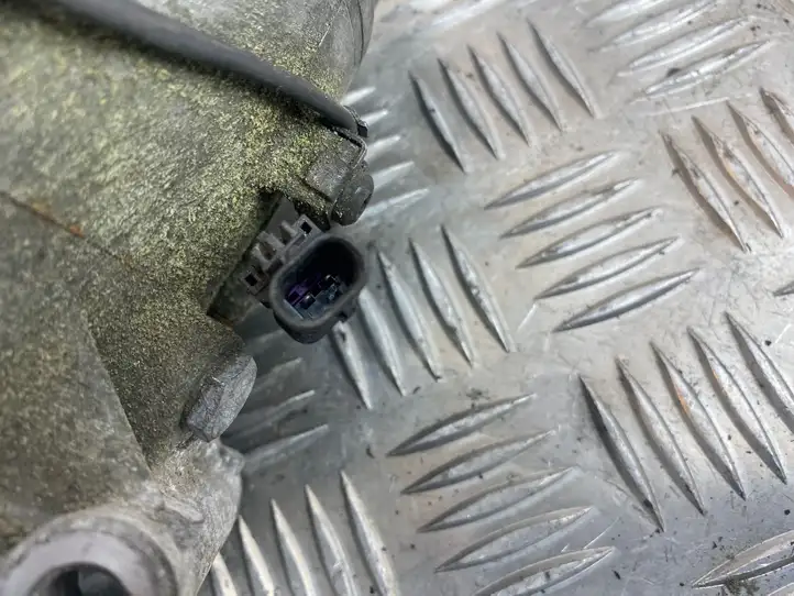 Opel Zafira C (2014 - 2016) 6573022 Компрессор (насос) кондиционера воздуха — фото 7
