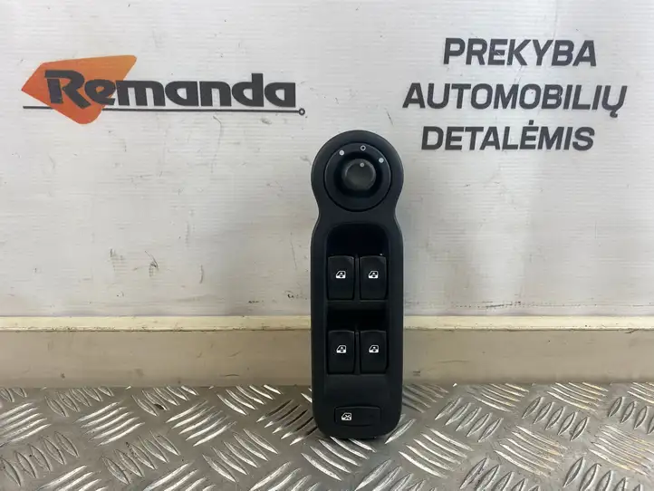 Renault Modus (2007 - 2012) 8200379694 Кнопка стеклоподъемников — фото 1