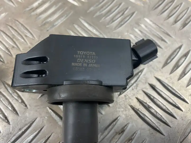 Toyota RAV 4 (XA50) (2018 - ) 9091902277 Катушка зажигания — фото 4