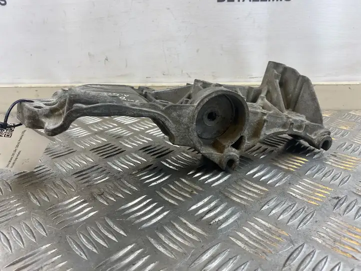 Renault Modus (2007 - 2012) 8200669495 Кронштейн генератора — фото 2