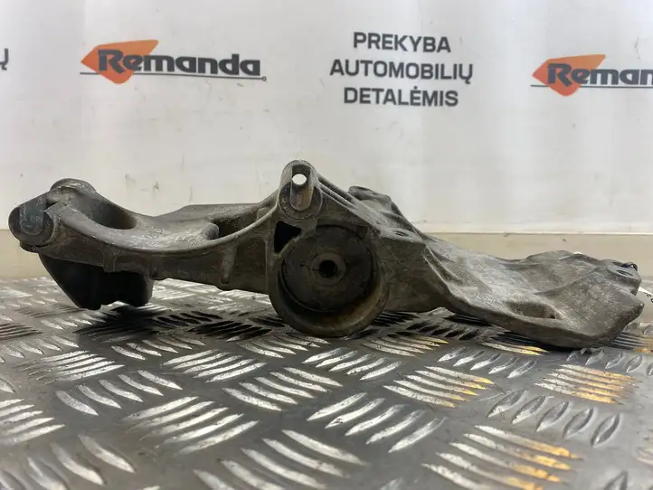 Renault Modus (2007 - 2012) 8200669495 Кронштейн генератора — фото 3