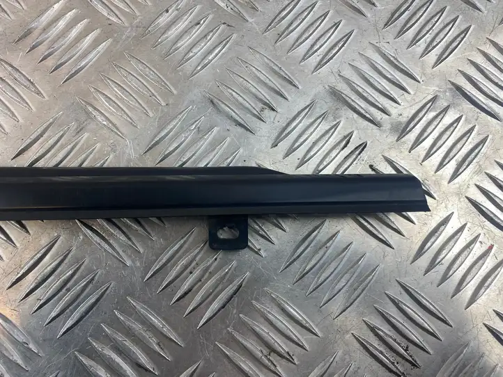 Subaru Forester SG (2003 - 2005) Накладка стекла задней двери — фото 2