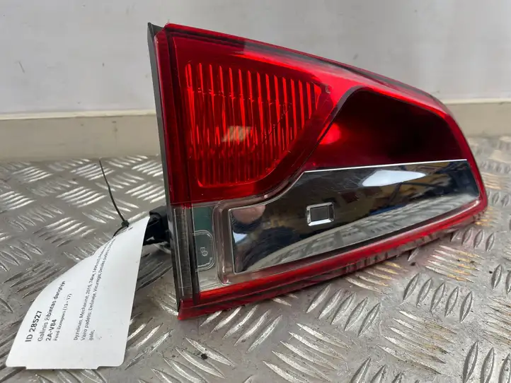 Ford Ecosport (2013 - 2018) CN15N224A37AB Задний фонарь в крышке багажника — фото 2