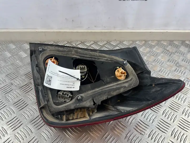 Toyota Corolla Verso E121 (2001 - 2004) 1827 Задний фонарь в кузове — фото 6
