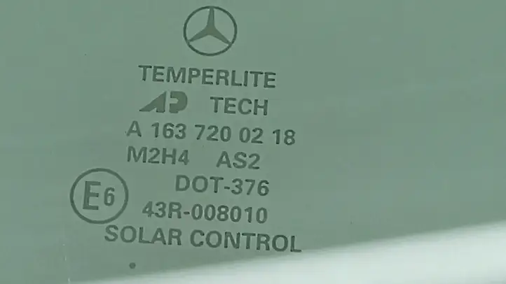 Mercedes-Benz ML W163 (1997 - 2005) A1637200218 Стекло передней двери — фото 4