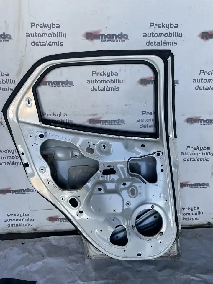 Ford Ecosport (2013 - 2018) Задняя дверь — фото 6