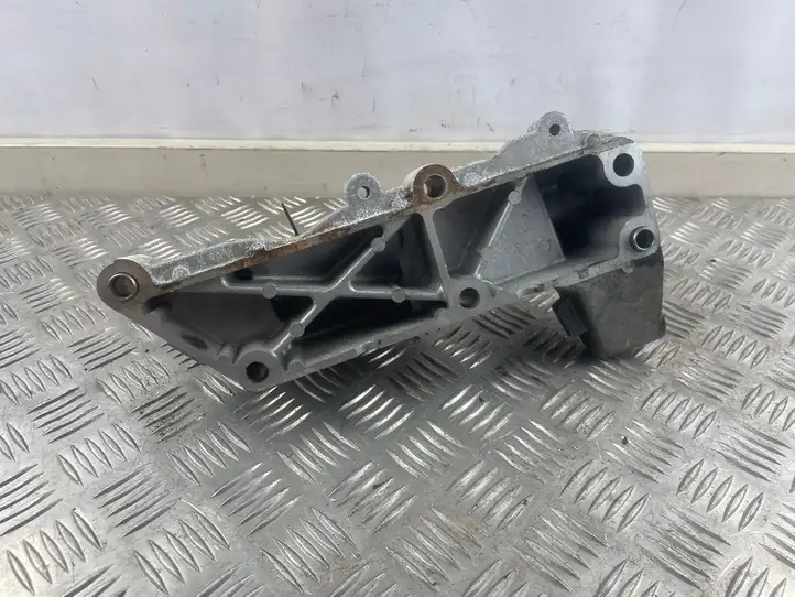 Iveco Daily Daily 6th gen (2012 - 2020) 504386159 Кронштейн двигателя — фото 6