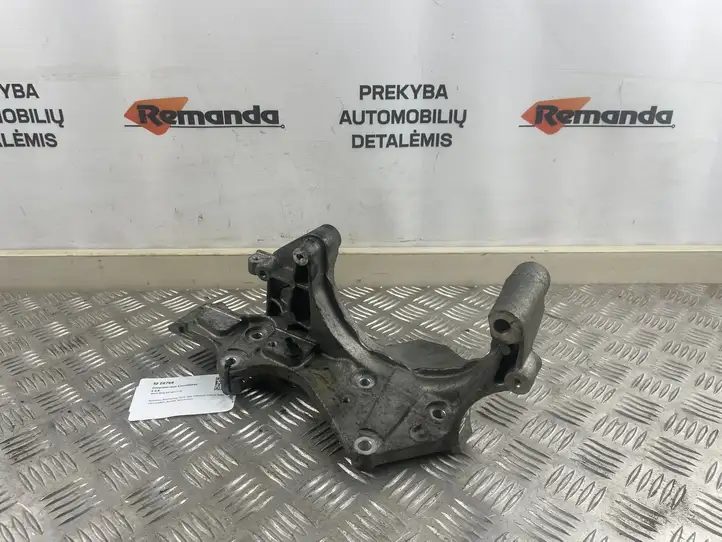 Iveco Daily Daily 6th gen (2012 - 2020) 5801921802 Кронштейн генератора — фото 1