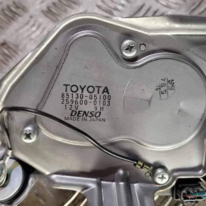 Toyota Avensis T250 (2006 - 2009) 8513005100 Двигатель стеклоочистителя заднего стекла — фото 2