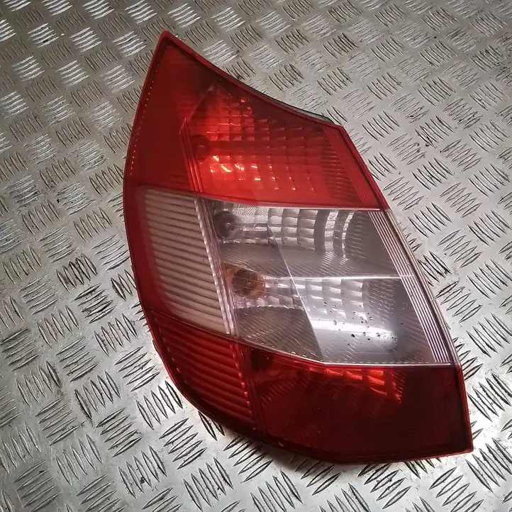 Renault Scenic II - Grand scenic II (2003 - 2006) 8200127704 Задний фонарь в кузове — фото 1