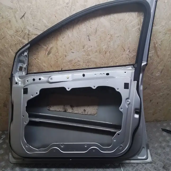 Ford Focus (2008 - 2011) Дверь — фото 4
