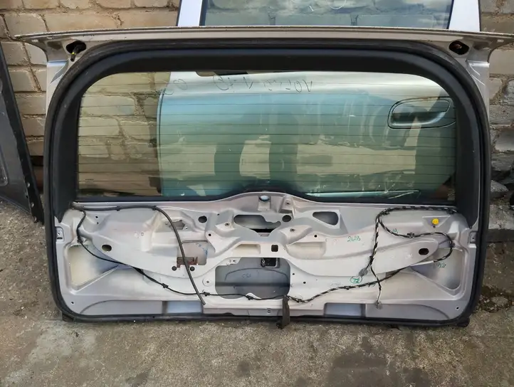 Volvo V70 (2004 - 2007) Крышка багажника — фото 2