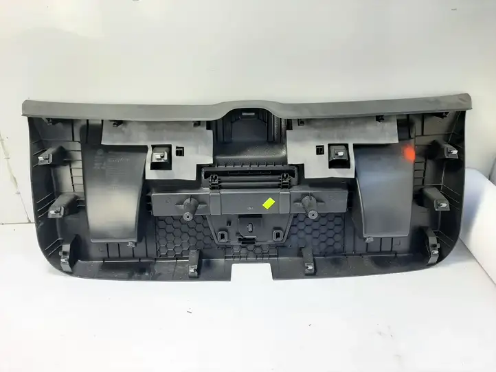 Volkswagen Polo VI (2015 - 2019) 2G6867601C Обшивка багажника — фото 2