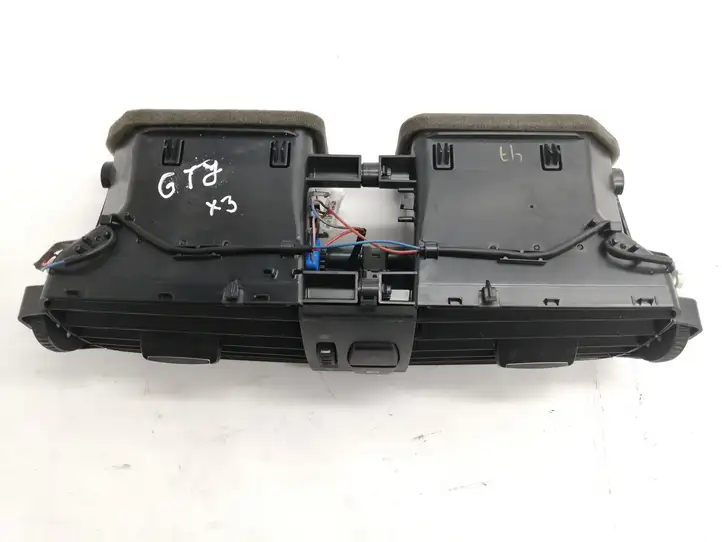 BMW X3 F25 (2010 - 2017) 9184743 Воздушная решетка панели — фото 2