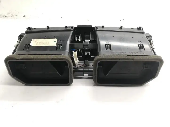 BMW X3 F25 (2010 - 2017) 9184743 Воздушная решетка панели — фото 5