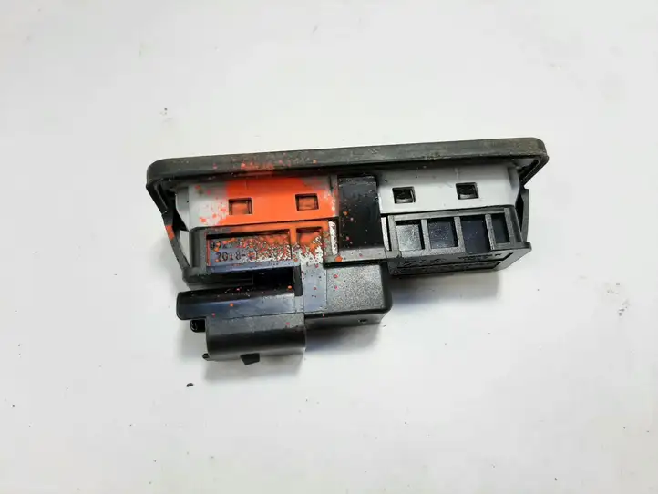 Citroen C4 Cactus (2017 - ) 9676028380 Кнопка закрытия багажника — фото 2