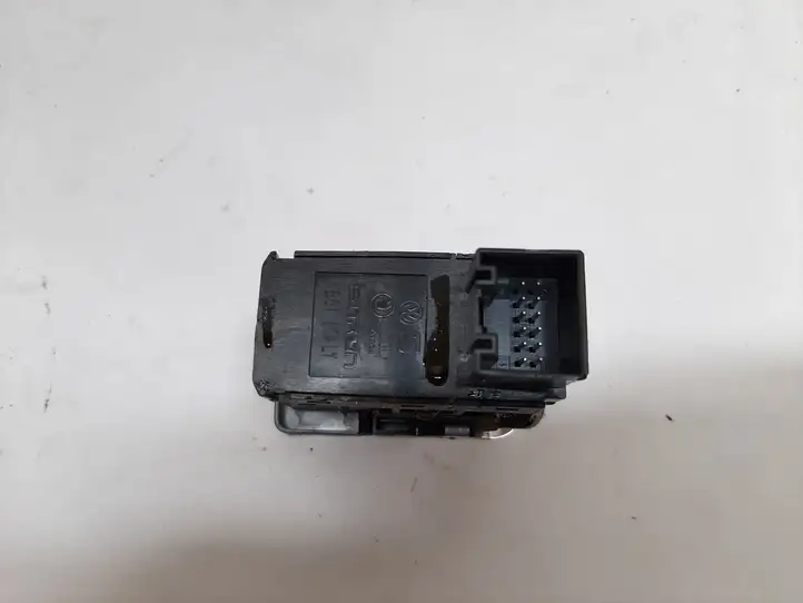 Volkswagen PASSAT B8 (2015 - ) 360927225 Кнопка ручного тормоза — фото 3