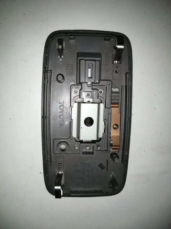 Toyota Land Cruiser (J120) (2002 - 2009) PP1T30K Задняя подсветка — фото 3
