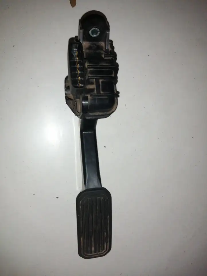 Toyota Land Cruiser (J120) (2002 - 2009) 7812060350 Педаль акселератора — фото 4
