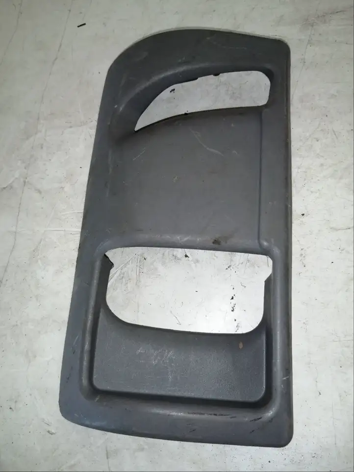 Toyota Land Cruiser (J120) (2002 - 2009) 6337960011 Прочая отделка багажника — фото 2