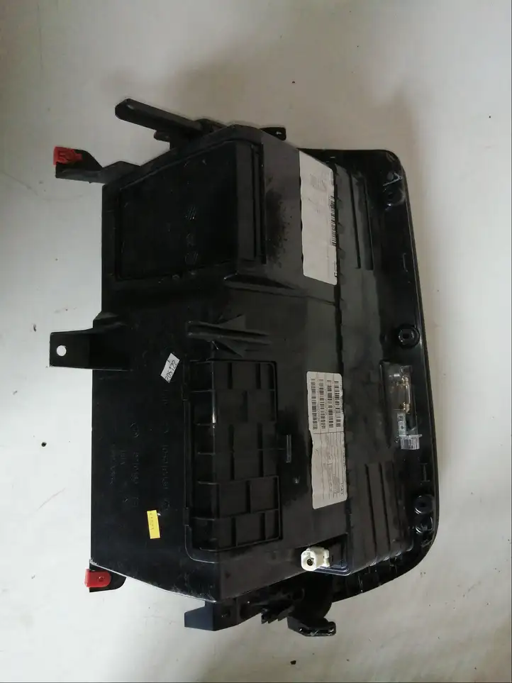 BMW X3 F25 (2010 - 2017) 105019677 Вещевой ящик — фото 2