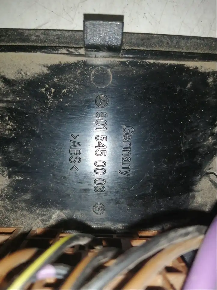 Mercedes-Benz Sprinter W901 W902 W903 W904 (1995 - 2007) 9015450003 Блок предохранителей (комплект) — фото 1