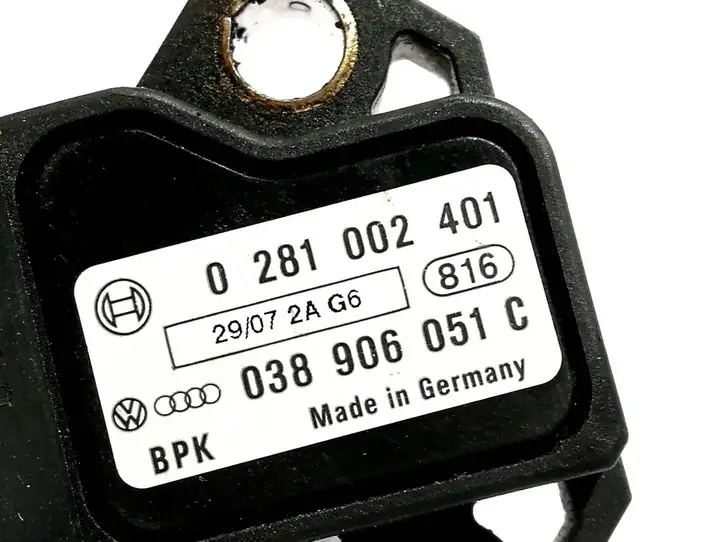 Audi Q7 4L (2005 - 2009) 038906051C Датчик давления воздуха впуска — фото 4