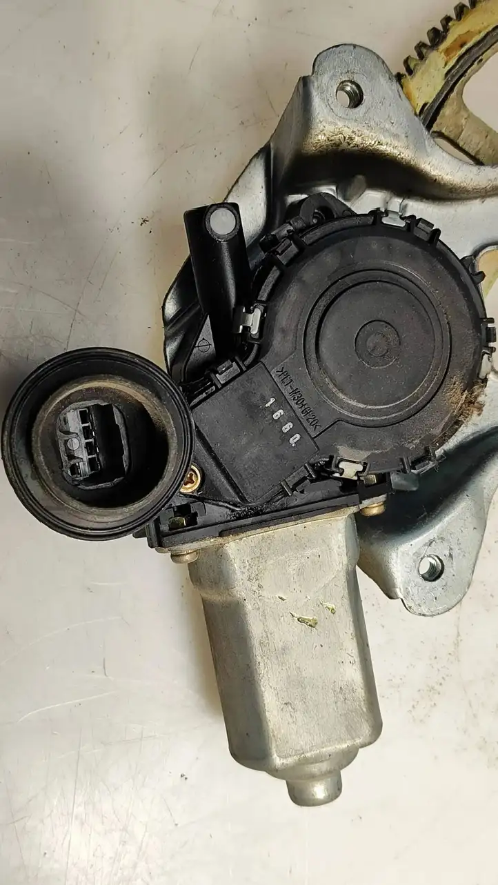 Toyota Yaris Verso (1999 - 2005) 8572052040 Электростеклоподъемник передний (комплект) — фото 3