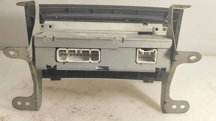 Toyota Yaris Verso (1999 - 2005) 8611052030 Магнитола / мультимедийная система — фото 2